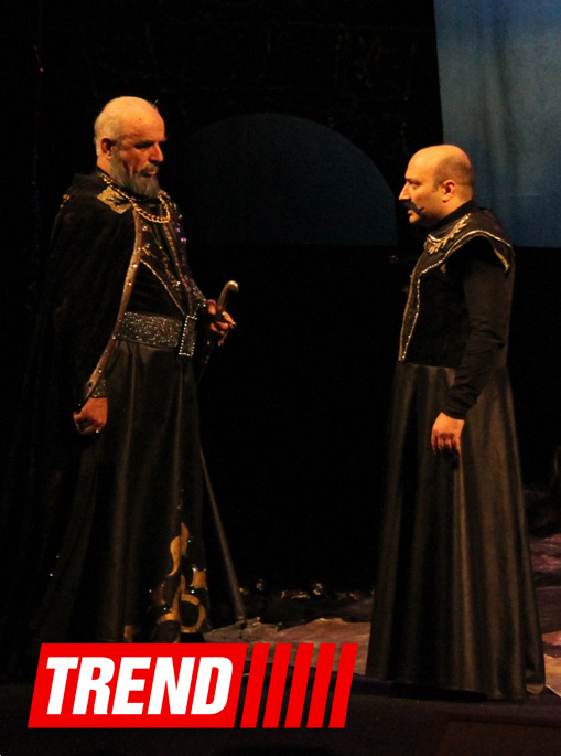 В Аздраме с большим успехом прошла премьера спектакля "Надир шах" по роману  Юнуса Огуза (ФОТО)