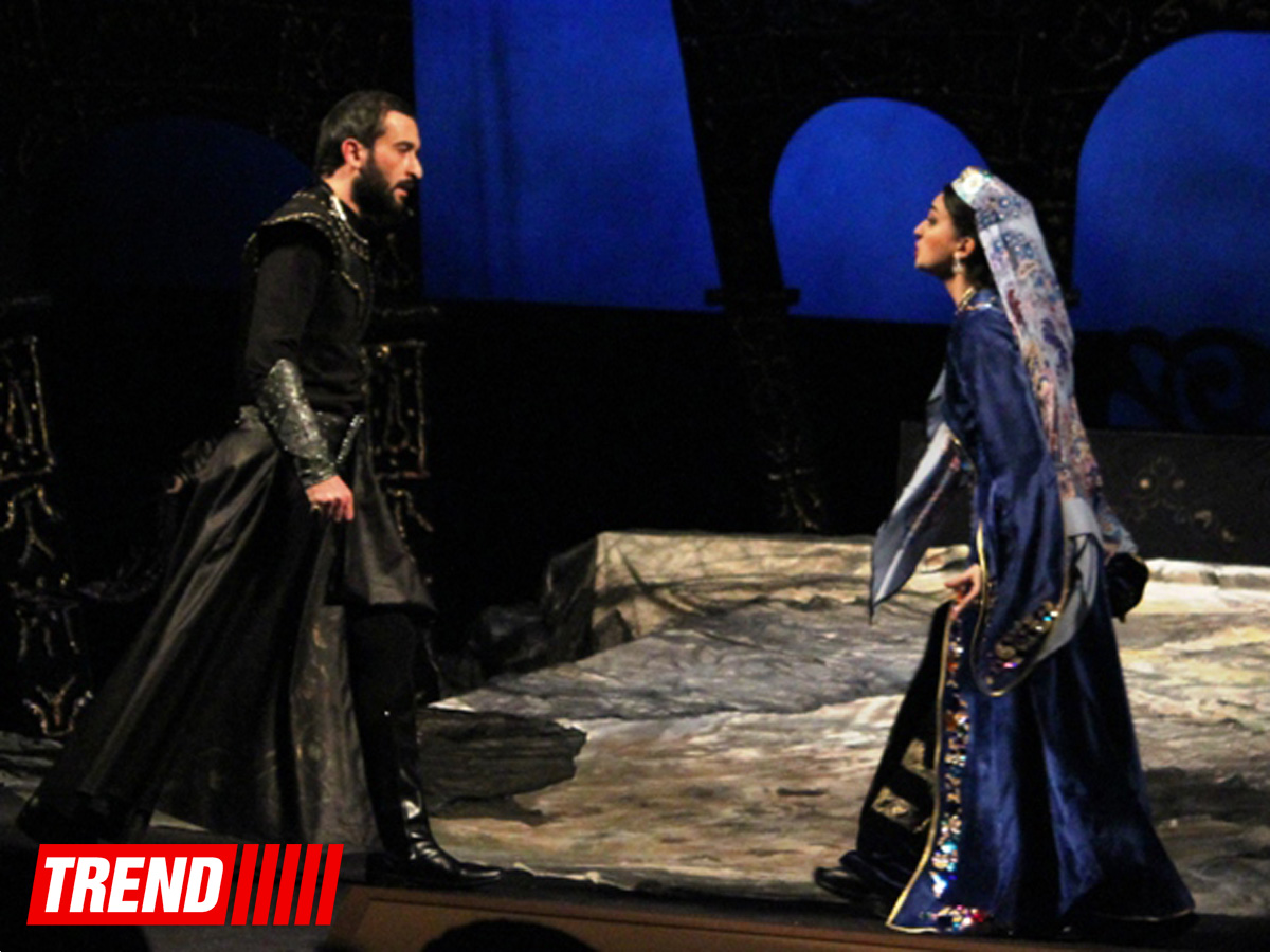 В Аздраме с большим успехом прошла премьера спектакля "Надир шах" по роману  Юнуса Огуза (ФОТО)