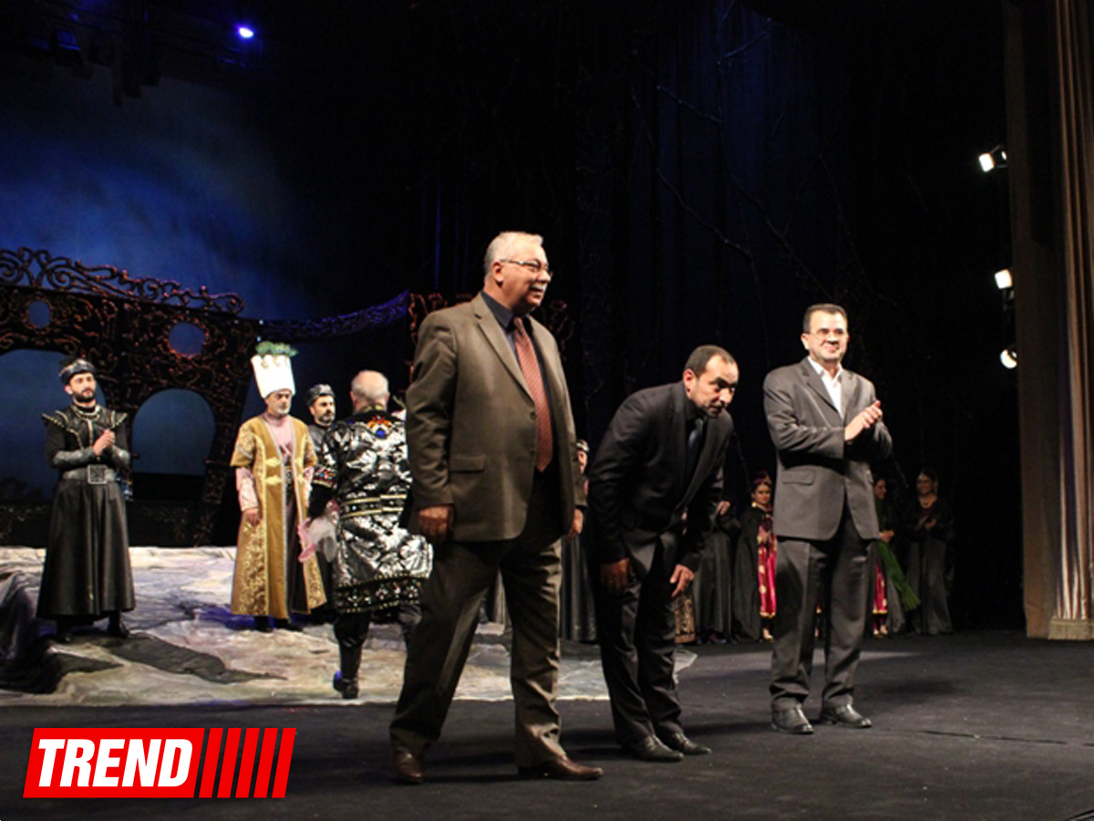 В Аздраме с большим успехом прошла премьера спектакля "Надир шах" по роману  Юнуса Огуза (ФОТО)