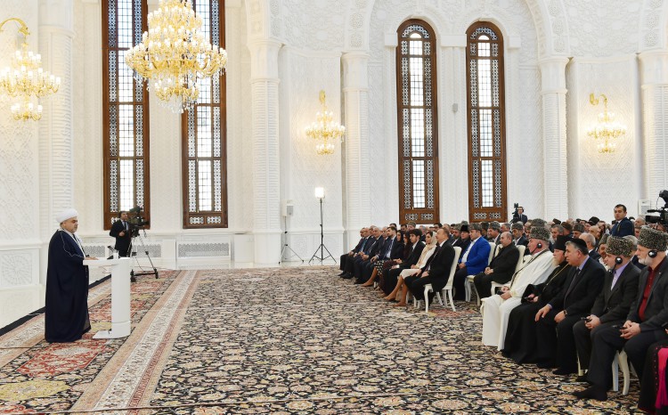 Президент Ильхам Алиев: За последние 11 лет в Азербайджане было построено или отремонтировано около 250 мечетей (ФОТО)