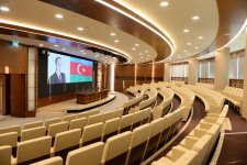 Президент Ильхам Алиев и его супруга Мехрибан Алиева приняли участие в открытии нового здания Госнефтефонда Азербайджана (ФОТО)