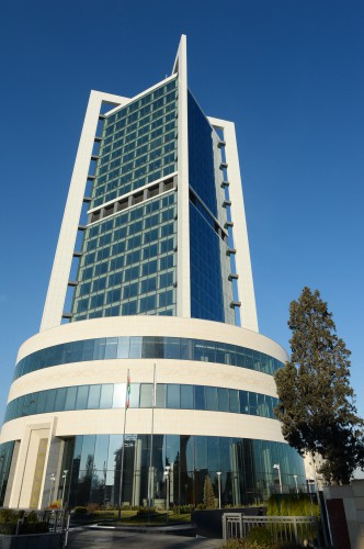 Президент Ильхам Алиев и его супруга Мехрибан Алиева приняли участие в открытии нового здания Госнефтефонда Азербайджана (ФОТО)