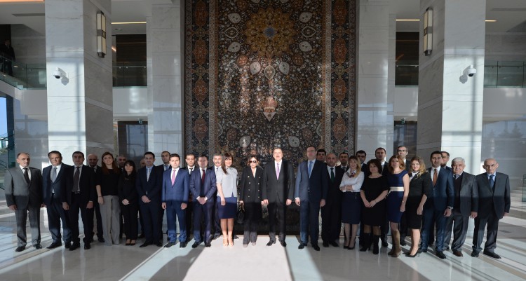 Президент Ильхам Алиев и его супруга Мехрибан Алиева приняли участие в открытии нового здания Госнефтефонда Азербайджана (ФОТО)