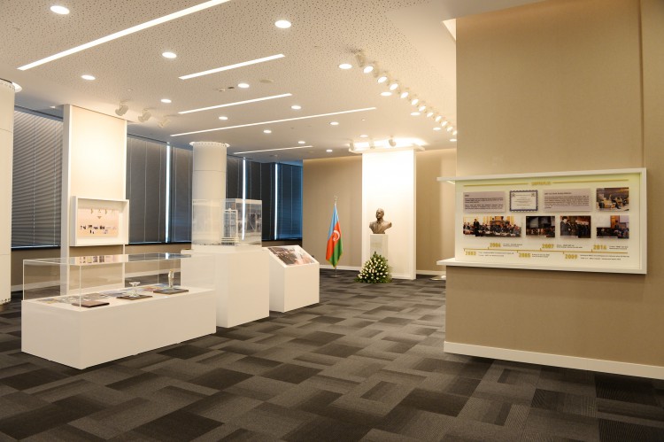 Президент Ильхам Алиев и его супруга Мехрибан Алиева приняли участие в открытии нового здания Госнефтефонда Азербайджана (ФОТО)