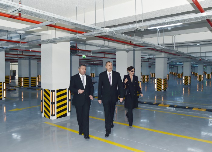 Президент Азербайджана и его супруга ознакомились с условиями, созданными в новом парке в Наримановском районе Баку (ФОТО)