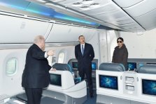 Президент Ильхам Алиев и его супруга осмотрели новый самолет "Boeing-787-8" Dreamliner (ФОТО)