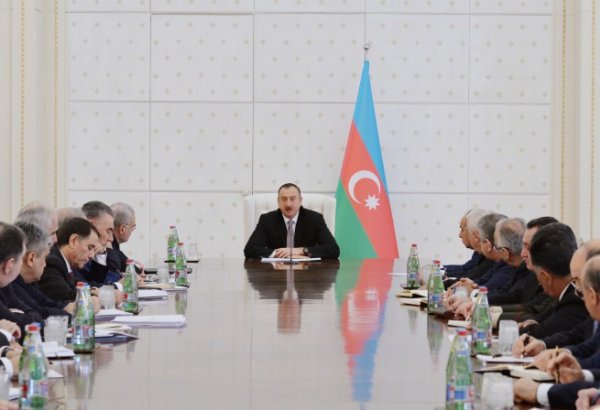 Под председательством Президента Азербайджана состоялось заседание Кабинета министров, посвященное итогам 2014 года (ФОТО)