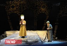 В Баку состоялась премьера спектакля "Надир шах" по роману Юнуса Огуза (ФОТО)