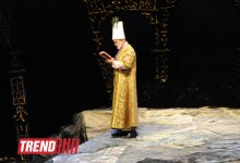 В Баку состоялась премьера спектакля "Надир шах" по роману Юнуса Огуза (ФОТО)