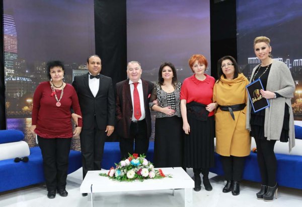 "Бакинское время" Нармины Мамедовой (ФОТО)