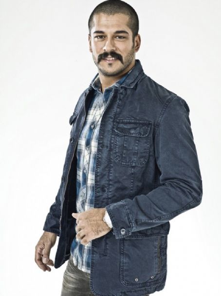 В Баку пройдет "Парад звезд" с участием Бурака Озчивита, Фахрийи Эвджен и Селима Байрактара (ФОТО)