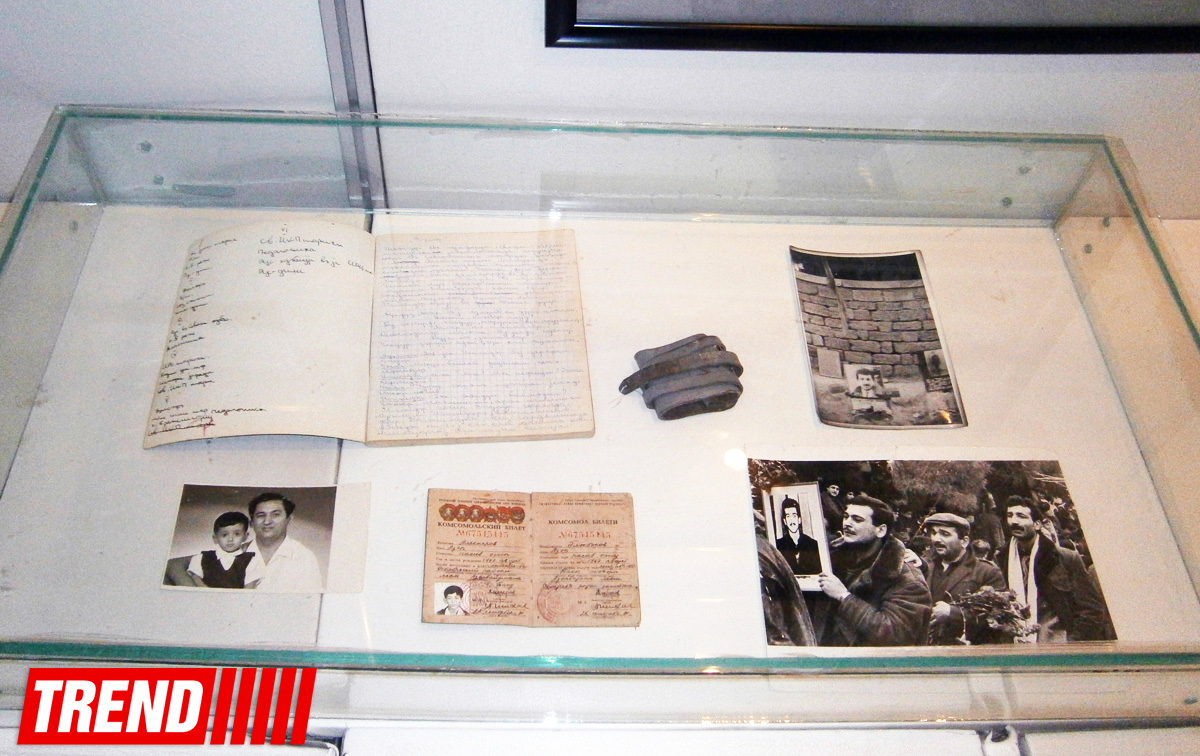 В Баку представлены личные вещи жертв трагедии 20 января (ФОТО)