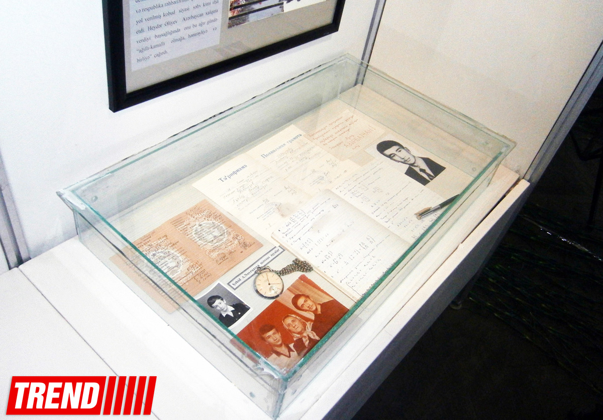 В Баку представлены личные вещи жертв трагедии 20 января (ФОТО)