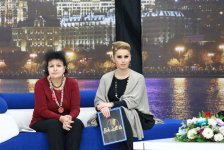 "Бакинское время" Нармины Мамедовой (ФОТО)