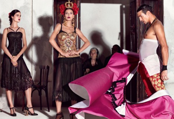 Азербайджанская модель и испанский тореадор - чувственная сессия с элементами корриды (ВИДЕО-ФОТО)