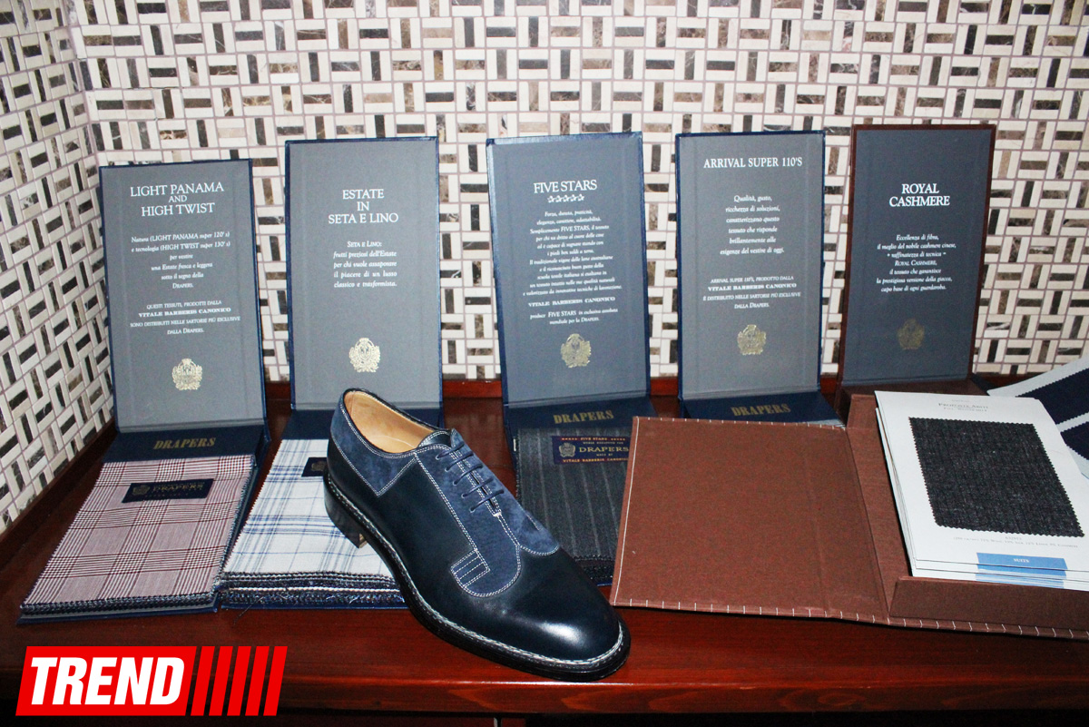 Известные итальянские дизайнеры провели в Баку выставку элитной одежды и обуви (ФОТО)