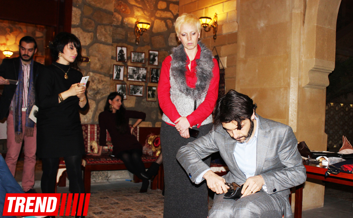 Известные итальянские дизайнеры провели в Баку выставку элитной одежды и обуви (ФОТО)