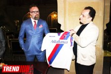 Известные итальянские дизайнеры провели в Баку выставку элитной одежды и обуви (ФОТО)