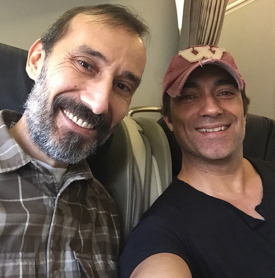 Турецкие актеры Бурак Озчивит и Фахрийя Эвджен приехали в Баку (ФОТО)