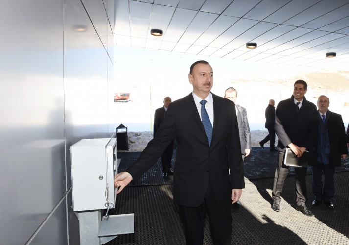 Ильхам Алиев и его супруга приняли участие в открытии канатной дороги номер 1 и горнолыжного спуска зимне-летнего туристического комплекса «Шахдаг» (ФОТО)