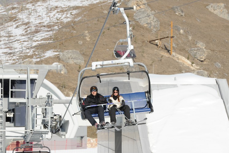 Ильхам Алиев и его супруга приняли участие в открытии канатной дороги номер 1 и горнолыжного спуска зимне-летнего туристического комплекса «Шахдаг» (ФОТО)