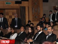 Турецкие актеры вызвали невиданный ажиотаж в Баку: премьера фильма "Aşk sana benzer" (ФОТО)