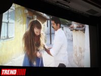 Турецкие актеры вызвали невиданный ажиотаж в Баку: премьера фильма "Aşk sana benzer" (ФОТО)