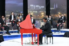 "Бакинское время" Вагифа Мустафазаде (ФОТО)