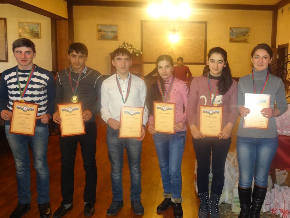 В Азербайджане определились победители интеллектуального турнира, посвященного Дню молодежи (ФОТО)