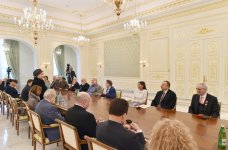 Президент Ильхам Алиев: Корни искусства Полада Бюльбюльоглу уходят в глубокую историю азербайджанского народа (ФОТО)