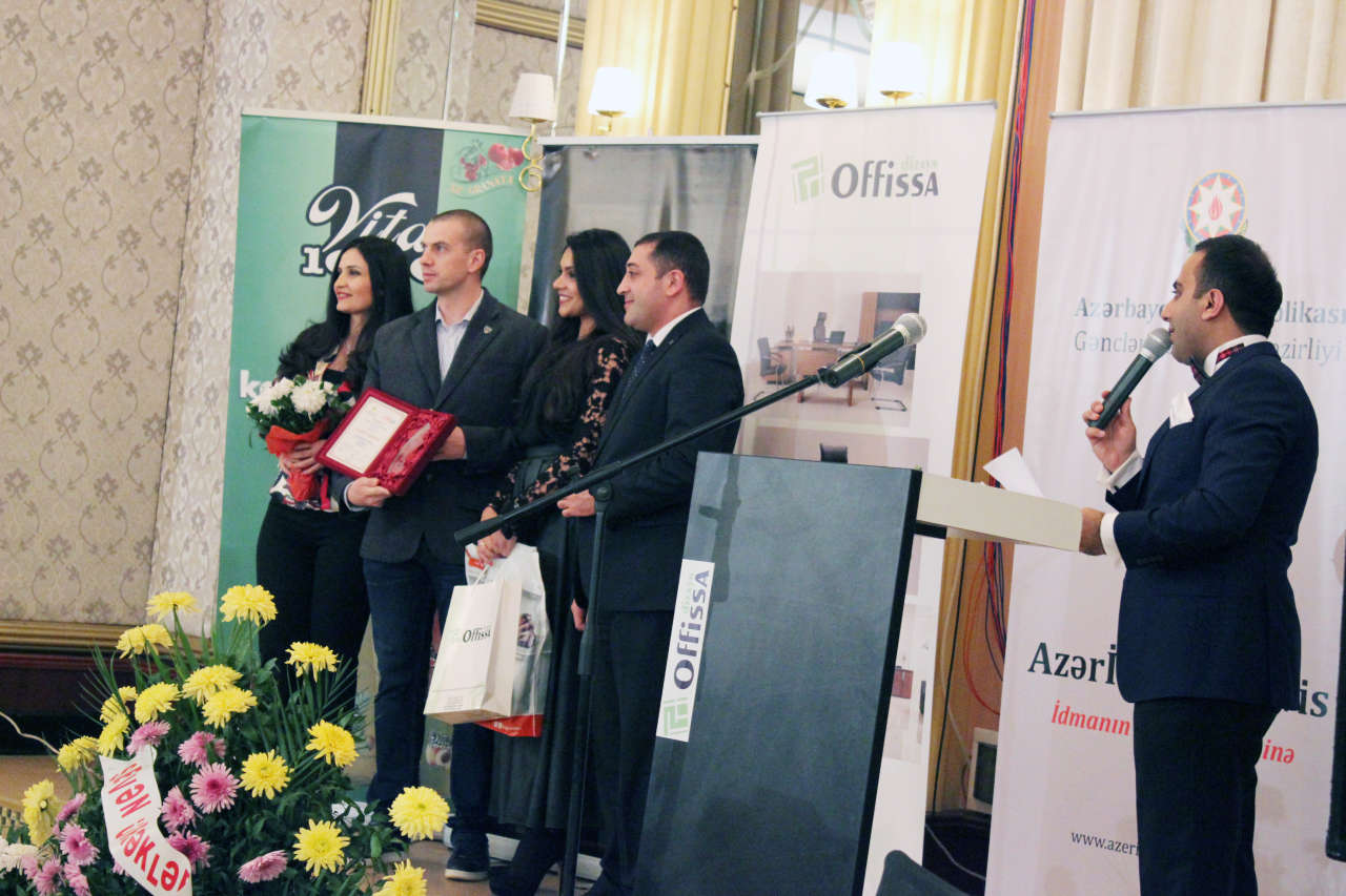 В Баку состоялась церемония награждения спортивной премией "ZƏFƏR 2014" (ФОТО)