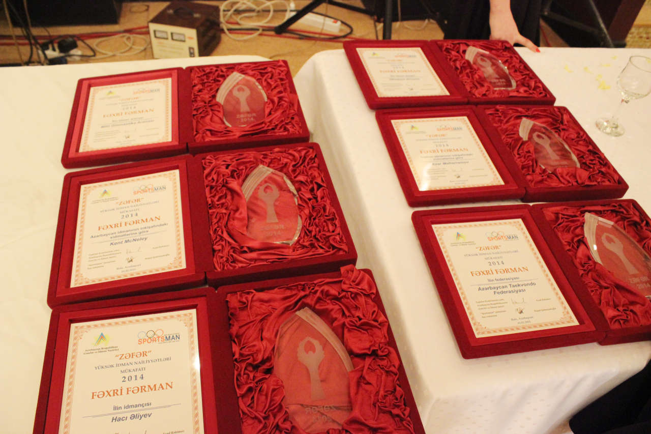 В Баку состоялась церемония награждения спортивной премией "ZƏFƏR 2014" (ФОТО)