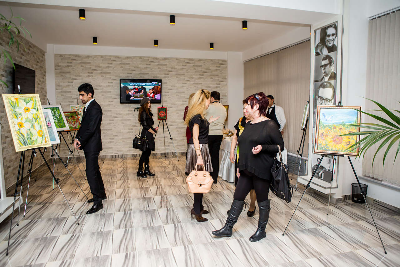 В Баку состоялось торжественное открытие VIP Production - первая выставка Лалы Умуд (ФОТО)