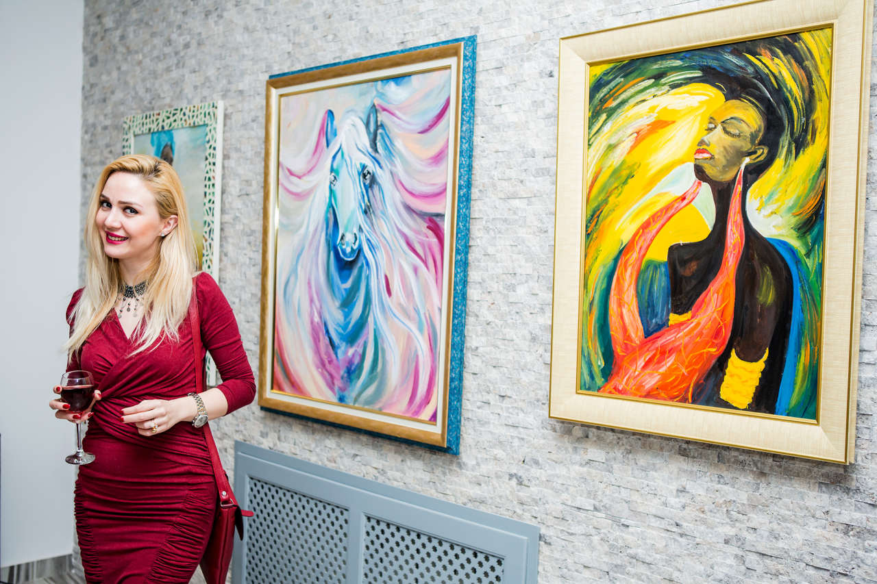 В Баку состоялось торжественное открытие VIP Production - первая выставка Лалы Умуд (ФОТО)