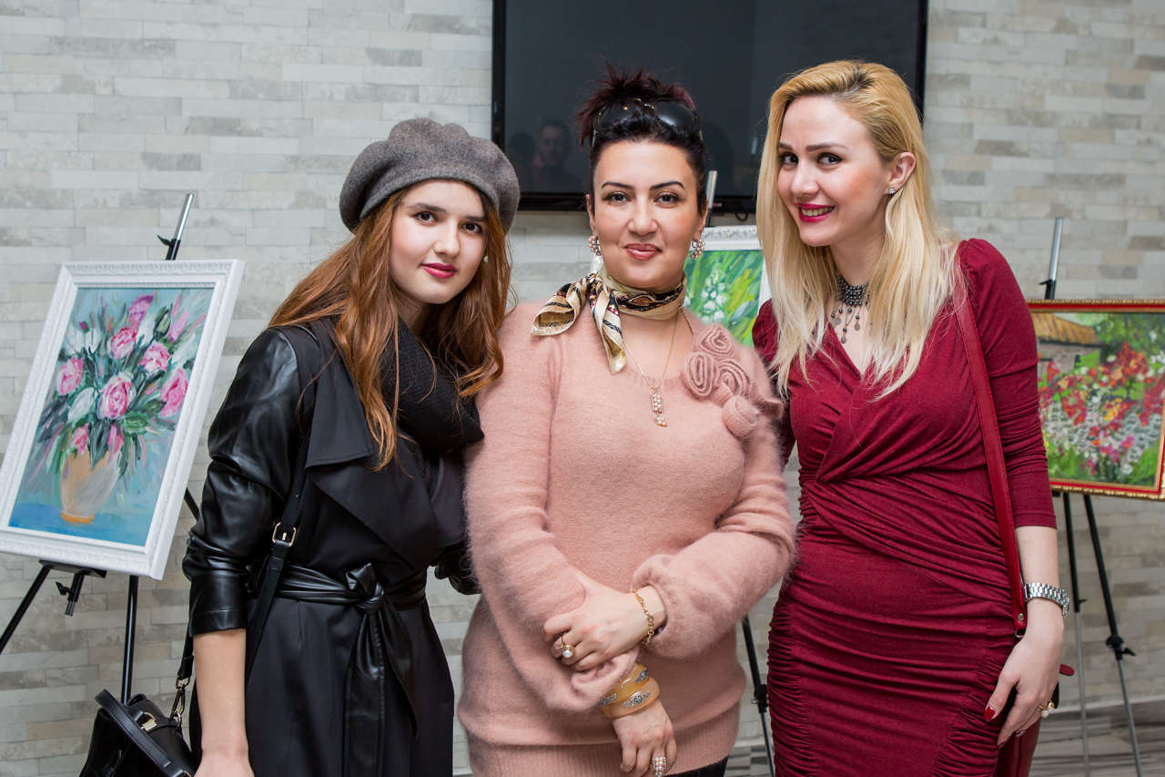 В Баку состоялось торжественное открытие VIP Production - первая выставка Лалы Умуд (ФОТО)