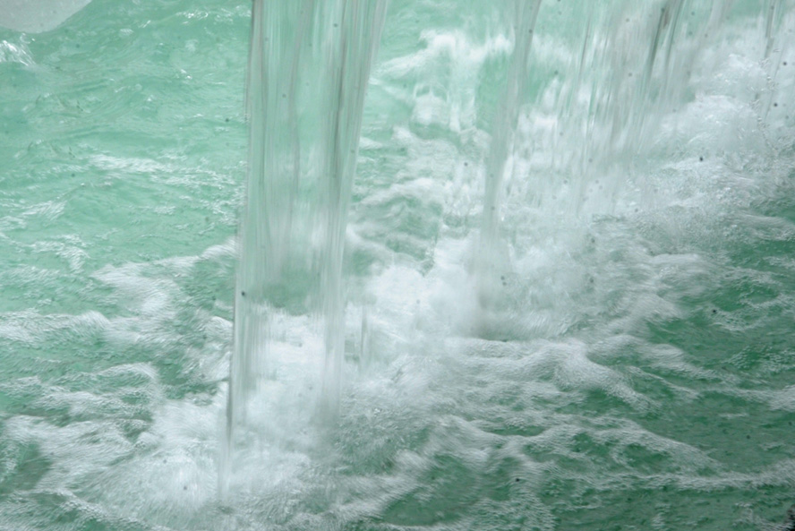 В Баку создан новый комплекс фонтанов и водопадов (ФОТО)