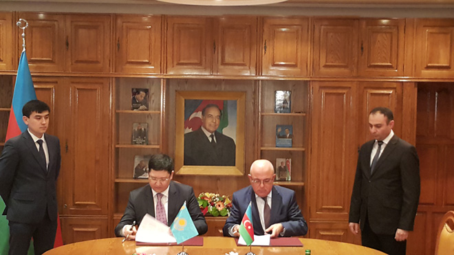 Таможни Азербайджана и Казахстана подписали план взаимодействия (ФОТО)