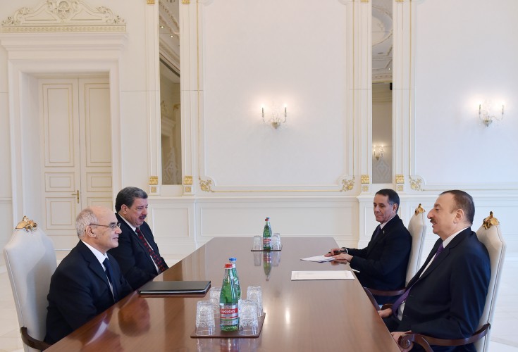 Президент Азербайджана принял министра энергетики Алжира