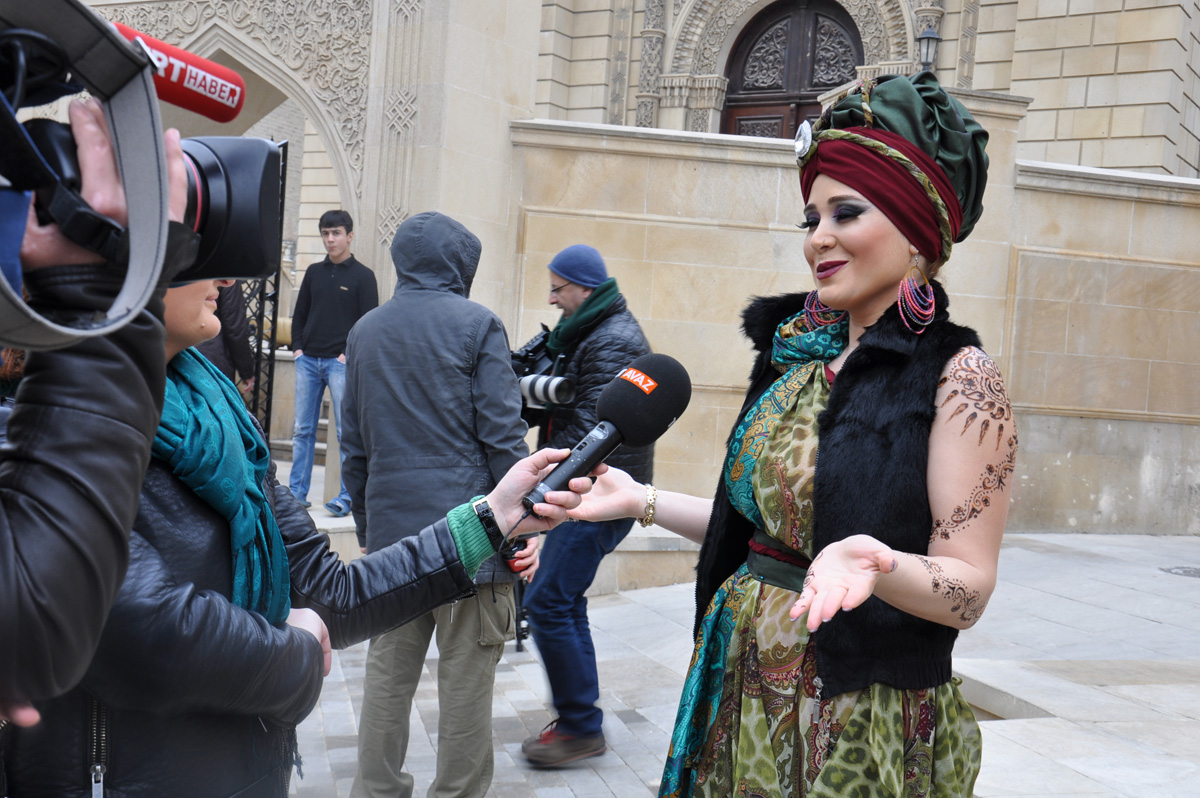 Эльнара Халилова предстала в новом имидже для  TRT Avaz (ФОТО)