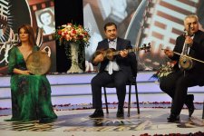 "Бакинское время" народного поэта Бахтияра Вахабзаде (ФОТО)