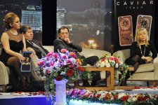 "Бакинское время" народного поэта Бахтияра Вахабзаде (ФОТО)