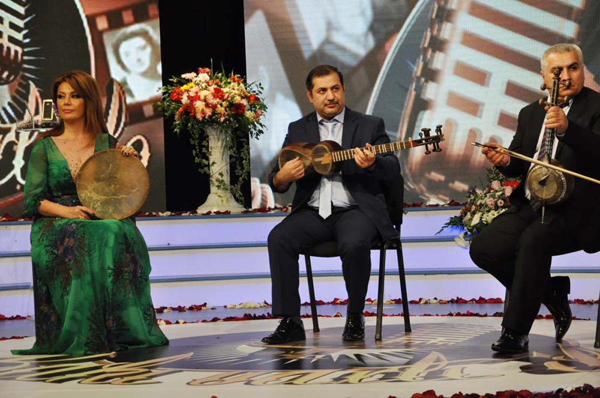 "Бакинское время" народного поэта Бахтияра Вахабзаде (ФОТО)