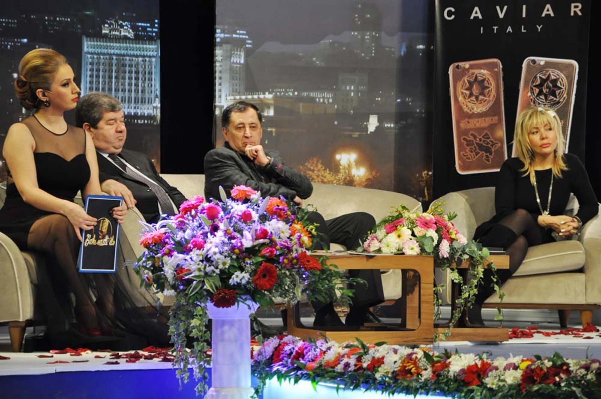 "Бакинское время" народного поэта Бахтияра Вахабзаде (ФОТО)