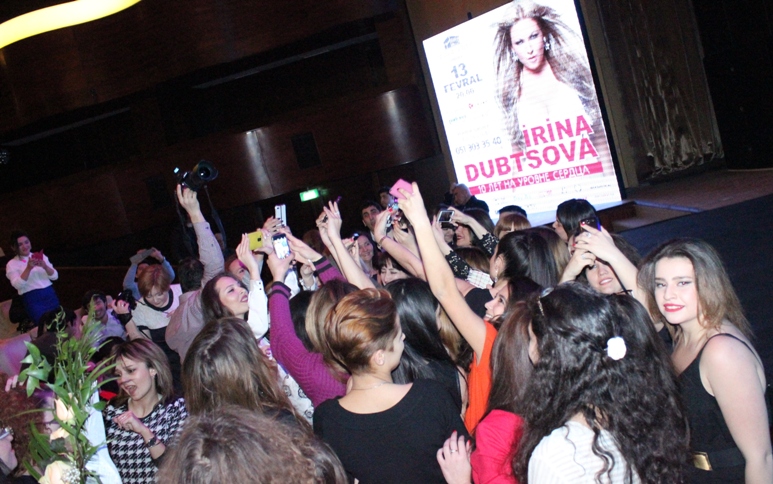Ирина Дубцова отметила в Баку 33-летие (ФОТО)