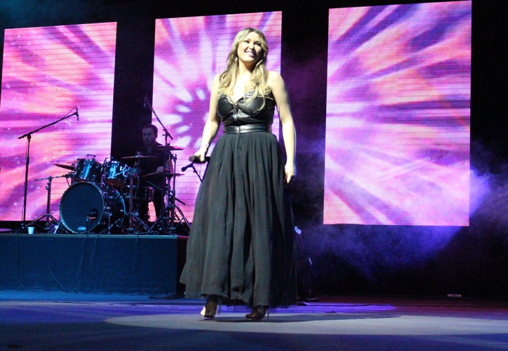 Ирина Дубцова отметила в Баку 33-летие (ФОТО)