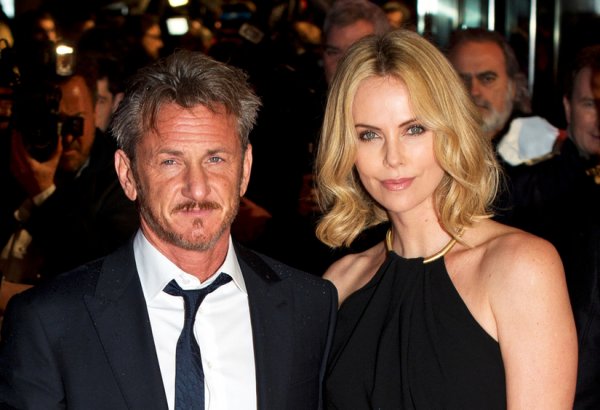 Шарлиз Терон и Шон Пенн на премьере фильма в Лондоне (ФОТО)