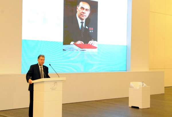 В Центре Гейдара Алиева прошел семинар «Гейдар Алиев и азербайджанская наука» (ФОТО)