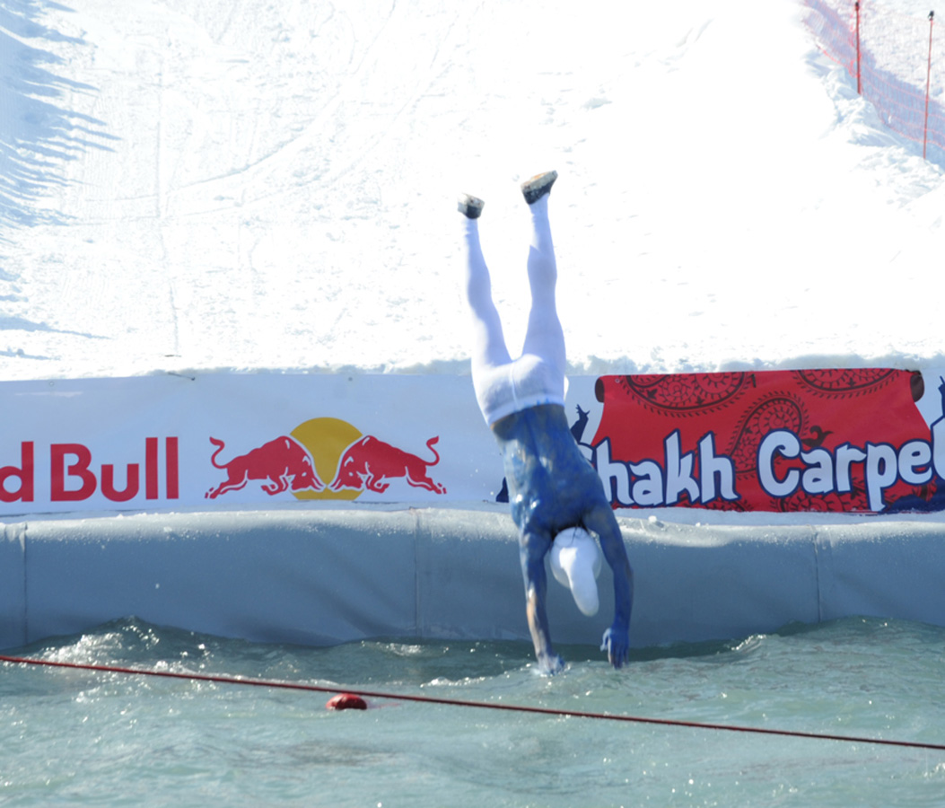 Креативное и зажигательное зимнее шоу "Летающие ковры" в Шахдаге (ФОТО)