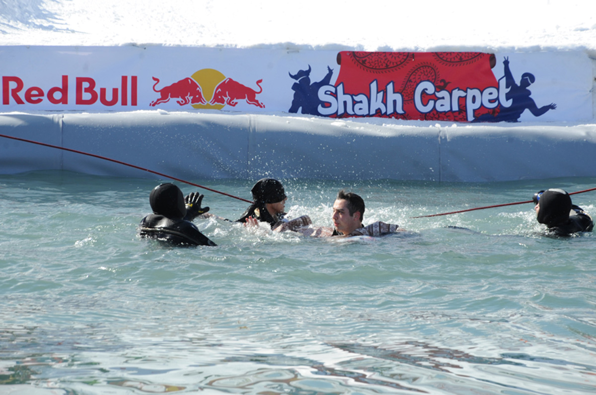 Креативное и зажигательное зимнее шоу "Летающие ковры" в Шахдаге (ФОТО)