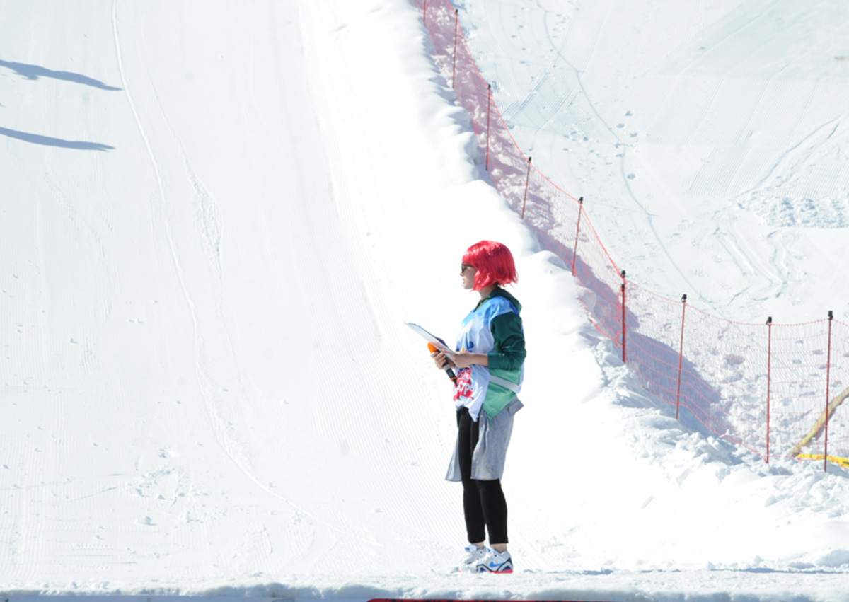 Креативное и зажигательное зимнее шоу "Летающие ковры" в Шахдаге (ФОТО)